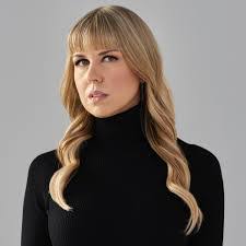 Sara Simms's Instagram, Twitter & Facebook