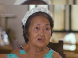 Good News: PhP15 lang ang scrunchies na binibenta ng lolang ito