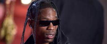 Il pratiquerait "des rituels étranges" : le rappeur Travis Scott voit son  concert aux pieds des pyramides de Gizeh annulé