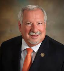 2019 ALUMNI MAGAZINE Dean Phillip R. Oppenheimer: A Transformational Legacy