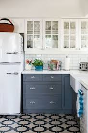 The Color Of The Kitchen Cabinet Will Greatly Affect Your Comfort When Cooking These Colors Are Sui Kitchen Design Kitchen Inspirations Kitchen Cabinet Design
