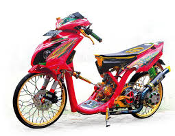 Ukuran pelek modifikasi lebar ini cuma naik satu tingkat dari versi standar, yakni 2.15 (depan) dan 2.50 (belakang), juooss. Yamaha Mio Soul 09 Pati Jeli Kombinasi Mix Match Bodi