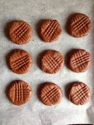 Dopo aver preparato il burro di arachidi non potevo non preparare un dolce. Biscotti Nutella E Burro Di Arachidi Cookthelook