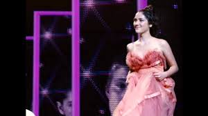 Isabelle fuhrman is a american actress who portrayed clove, the female tribute from district 2, in the hunger games film. Hunger Games Clove Youtube