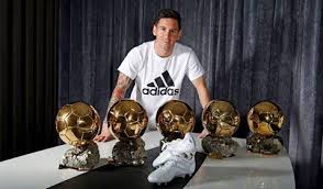 Bayern munich winger arjen robben believes the battle for the 2014 ballon d'or will be decided between the two monsters lionel messi and cristiano ronaldo. Ballon D Or 2015 Messi Puissance 5 Adiac Congo Com Toute L Actualite Du Bassin Du Congo