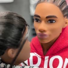 Tariq is fiiiiiine! We haven't seen these new Fashionistas here in  Australia yet, hopefully soon, and in time for Christmas! 🙌🏽