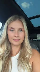 Kailey Hogan's Instagram, Twitter & Facebook