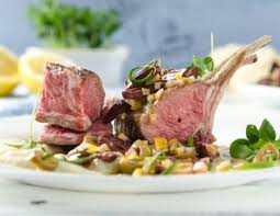 Rosa Lammkrone Mit Karfiolpuree Und Oliven Zitronensalsa Rezept Rezept Lebensmittel Essen Rezepte Spareribs