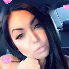 Arlene Parra's Instagram, Twitter & Facebook