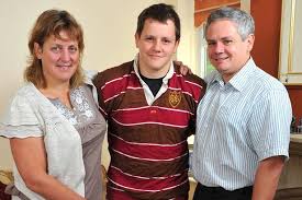 While one brother follows rules and regulations, the other does things his own way. Alistair And Jonny Brownlee S Mum Reveals Exactly What Drove Her Boys To Olympic Glory Mirror Online