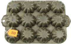 Circa 1900 or possibly earlier. Pan Griswold Muffin No 140 Cast Iron Turk Head 12 Cups