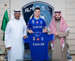توفي #الداعية #السعودي المعروف، الشيخ عبدالرحمن بن عبدالله #العجلان، الجمعة، عن عمر ناهز 85 عاما، بعد رحلة طويلة مع العلوم الشرعية دراسة وتدريسا في المسجد الحرام، وفق ما نشرته وسائل إعلام سعودية. Ø£Ø­Ù…Ø¯ Ø§Ù„Ø¹Ø¬Ù„Ø§Ù† On Twitter Ø§Ù„Ù…Ù‡Ø§Ø¬Ù… Ø§Ù„Ø¯ÙˆÙ„ÙŠ Ø¹Ø¨Ø¯Ø§Ù„Ù„Ù‡ Ø§Ù„Ø­Ù…Ø¯Ø§Ù† Ø¹Ù†Ø¯ Ø§Ù„ØªÙˆÙ‚ÙŠØ¹ Ù…Ø¹ Ø§Ù„Ø´Ø¨Ø§Ø¨ Ø¨Ø±Ø§Ø¹Ù… ÙˆÙŠØ¸Ù‡Ø± Ø§Ù„Ø¥Ø¯Ø§Ø±ÙŠ Ø§Ù„Ù†Ø´Ø· ÙÙŠØµÙ„ Ø§Ù„Ø¯Ø¹ÙŠØ±Ù… ÙˆØ¹Ù†Ø¯ Ø§Ù„ØªÙˆÙ‚ÙŠØ¹ Ù…Ø¹ Ø§Ù„Ù‡Ù„Ø§Ù„ ÙˆÙÙŠ ÙƒÙ„Ø§ Ø§Ù„ØµÙˆØ±ØªÙŠÙ† ÙŠØ¸Ù‡Ø± ÙˆØ§Ù„Ø¯Ù‡ Ø§Ù„ÙƒØ§Ø¨ØªÙ† Ø¹Ø¨Ø¯Ø§Ù„Ø±Ø­Ù…Ù† Ø§Ù„Ø­Ù…Ø¯Ø§Ù†