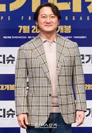 7월 1일 영화 '모가디슈'(감독 류승완) 온라인 제작보고회가 열렸다. í¬í†  ì •ë§Œì‹ ëˆˆë¹›ì— ì°¬ ì¹´ë¦¬ìŠ¤ë§ˆ ì¤'ì•™ì¼ë³´