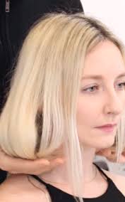 J'ai quand même assez de longueur pour pouvoir m'amuser un peu, je vous montrerai ce quelques idées de coiffure avec un carré court ! Envie D Une Coupe De Cheveux On Passe Au Carre Court Identite