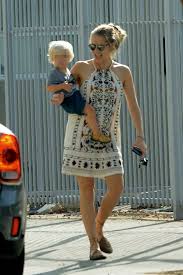 She was born in adelaide, south australia, to kevin palmer, an investor, and paula sanders, a former missionary and nurse. Teresa Palmer Strolling With Her 2 Kids In Hollywood 291018 7