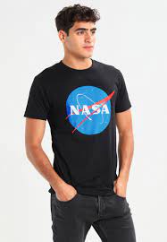Feb 18, 2021 · however, there isn't much room on the spacecraft to carry liquid oxygen. Mister Tee Nasa T Shirt Print Black Schwarz Zalando De