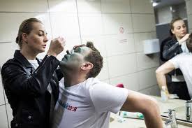 Navalnyj prý není proti putinovu režimu, ale jen proti putinovi. Aleksei Navalny Putin Critic In A Coma Was Poisoned German Doctors Say The New York Times