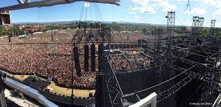 1 luglio 2017, vasco rossi in concerto al parco ferrari. 220 000 People Enjoyed The Vasco Rossi Modena Park Thanks Musical Box Rent For Your Great Work And Trust In Riedel