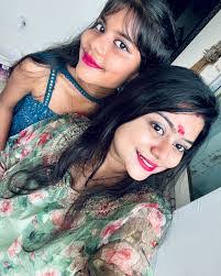 Anu Prajapati's Instagram, Twitter & Facebook