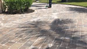 Pin Von Elaine Avalos Auf Gartenweg In 2020 Auffahrt Design Steinterrassen Hinterhof Terrassen Designs