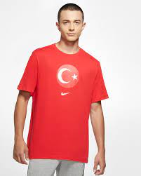 Ben jij supporter van turkije en wil jij je favoriete land aanmoedigen in het officiële voetbalshirt? Turkije Voetbalshirt Voor Heren Nike Be