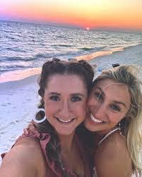 Tamara Criswell's Instagram, Twitter & Facebook