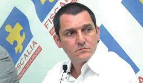 HOMENAJE A LA EXCELENCIA