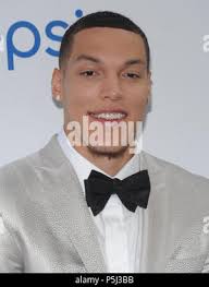 Drew gordon aaron gordon hi-res stock photography and images