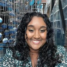 Lisa Alli's Instagram, Twitter & Facebook