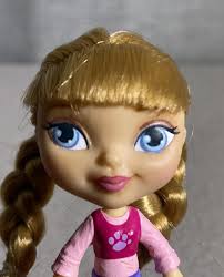 2009 Mattel Secret Central Class OF 04 Emma Emerson 3.5” Doll