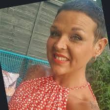 Amy Warrick's Instagram, Twitter & Facebook