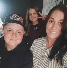 Hi is anyone selling a none slip gel pad please 🐴