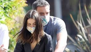 Jan 18, 2021 10:41 pm. Love In Time Of Quarantine Ben Affleck Ana De Armas Kiss With Masks On Hollywood News India Tv