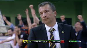 O σπύρος γιατράς ήταν ο άνθρωπος που έβαλε την υπογραφή του στα τραγούδια μεγάλων καλλιτεχνών όπως, του στράτου διονυσίου, του τόλη βοσκόπουλου, του. O Taberniarhs Poy Egine Sef Basketika