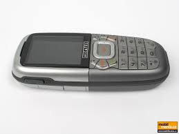 Alcatel OT 556: všechno hezky zaoblíme ...