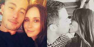 Here is a look at her personal life with her reports have often suggested that jennifer love hewitt and brian hallisay fell in love the first time they worked together, but that's not true. Who Is Jennifer Love Hewitt S Husband Brian Hallisay Inside The 911 Star S Marriage