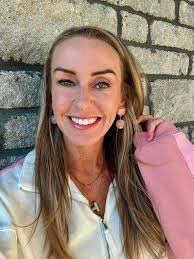 Literally cannot get enough of these marbled earrings! Today was all about  the 🩷PINK🩷