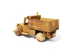 Está hecho de materiales de alta calidad 100% no tóxicos y reciclables. Juguete De Madera Carro Coche 02 En Hecho A Mano Wooden Toys Toys Toy Trucks