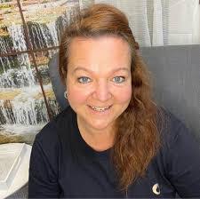 Eileen Lohrmann's Instagram, Twitter & Facebook