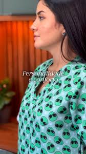 Direto de outra galáxia para o seu plantão! 👽💚, Nosso scrub com estampa  de ET é perfeito pra quem ama conforto, estilo e um toque divertido no look  profissional., Vem pra Donna Rosa, onde tem cor tem ...