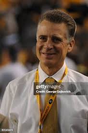 Former Pittsburgh Steelers wide receiver Calvin Sweeney waves to fans...  News Photo