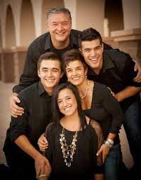Trendy Wedding Photography Family Inspiration 42 Ideas Photography Poses Family Family Photoshoot Poses Family Portrait Poses