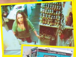 He went into the shed and retrieved samantha's body, taking steps to make it appear that she was still alive, and took a polaroid picture of her tied up. Israel Keyes Cruiseship Killer Pressreader