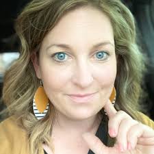 Teenager makes rookie mistake while driving