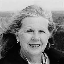 Betty Knott's Instagram, Twitter & Facebook