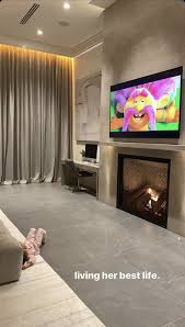 Pin By Kylizzle On Bedroom In 2020 Home Room Design Living Room Decor Modern Jenner House