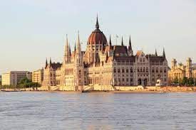 Wenn sie den spektakulären burgpalast in budapest zum ersten mal sehen, werden sie verstehen, warum so viele menschen die stadt als das „paris des ostens bezeichnen. Die 20 Wichtigsten Budapest Sehenswurdigkeiten Placesofjuma
