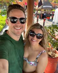 I've started collaborating with my dear friend Taylor Hannon @papataytay at  THG Customs from Joplin Missouri. I'm thankful he picked me for this  project and hopefully there's many more to come. This