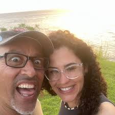 Hoy nuestra iglesia se duele ante la partida de nuestra hermana en la fe,  Ramonita Martínez; quien fue la hermana de Enid Martínez y de la Pastora  Maggie Martínez. Anoche, 26 de