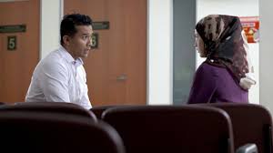 Merupakan sebuah filem drama romantik malaysia 2015 arahan feroz kader dalam penampilan sulung arahannya. Lisa Surihani Aaron Aziz Kembali Dengan Suamiku Encik Perfect 10 Hiburan Berita Harian